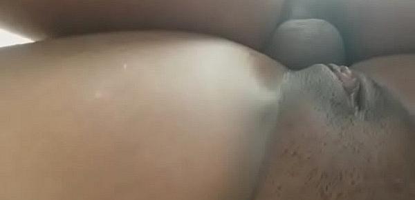  Tirando a camisinha no anal